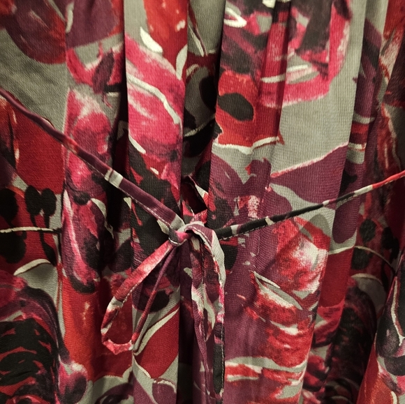 Daisy Fuentes Sheer Floral Tunic Top Sangria Combo Size Large - Picture 6 of 10